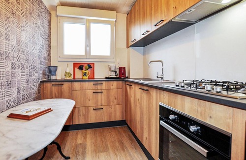 La Jetee Apartment | Pet friendly apartment