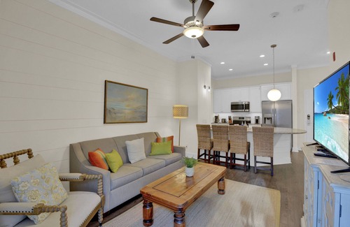 King City Condo | Pet Friendly, Updated 1 Bedroom Getaway at Ocean Suites