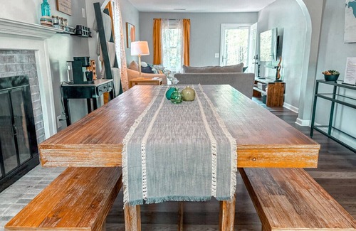 Greensboro House | Pet-Friendly 1-Level Retreat: 40% Off Monthly Stays!