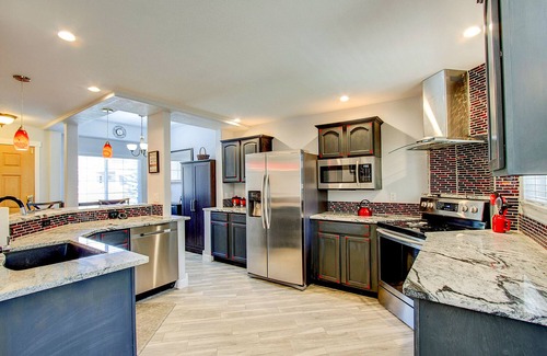 Rustic Hills House | Pet Friendly-10 min to Peterson AFB-Pool Table