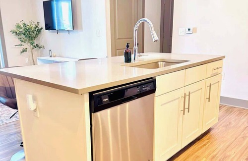Florida Central Atlantic Coast Apartment | Pet-Friendly, 15 Min to Parks, King Bed, Amenities