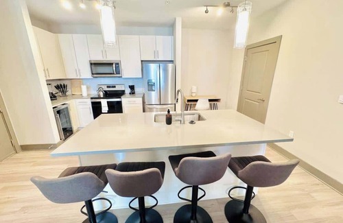 Florida Central Atlantic Coast Apartment | Pet-Friendly, 15 Min to Parks, King Bed, Amenities