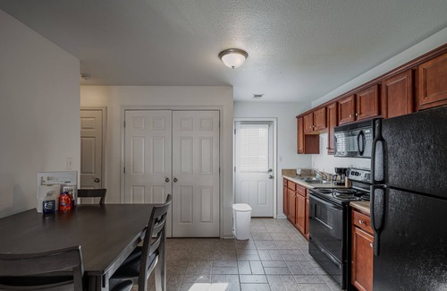Clarksville House | Pet Friendly, 15 Minutes to Fort Campbell-B4