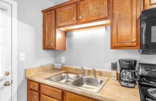 Clarksville House | Pet Friendly, 15 minutes to Ft Campbell-A2