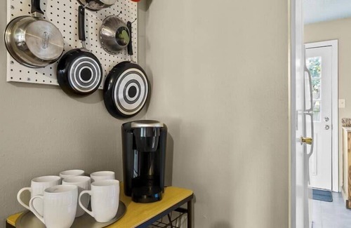 Tulsa Condo | ​Pet-Friendly 1BR Condo with pool in Midtown Tulsa