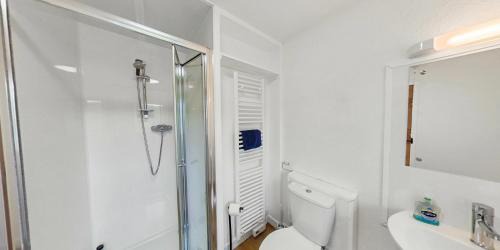 Farr Villa | Pet Friendly 1Br Modernised Cottage with Fibre WiFi
