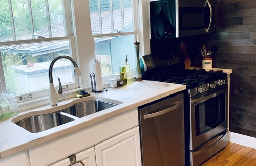 Old East Hill House | Pet Friendly 2/1.5 in the Heart of Historic Pensacola