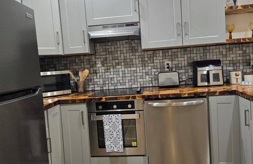 Sparta House | Pet friendly 2 acre fenced yard 2-bedroom house close to Fall Creek Falls