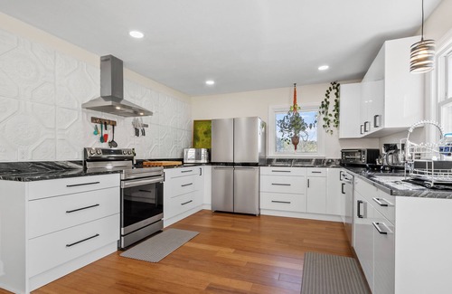 Asheville House | Pet Friendly 2 bed/2 bath, Hot Tub, Pool, Large Yard, West Asheville