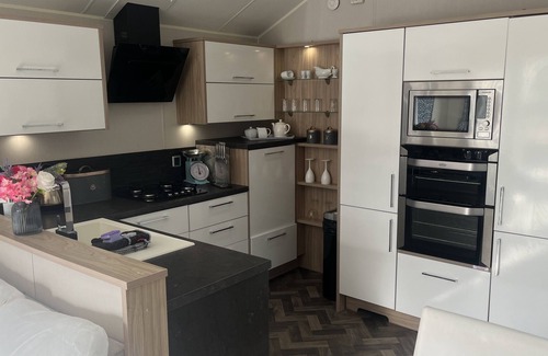 Knott End-on-Sea Cabin | Pet Friendly 2-Bed Lodge near Preston & Blackpool