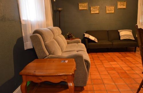 Shearer Hills - Ridgeview House | Pet Friendly 2-bedroom house in Central San Antonio