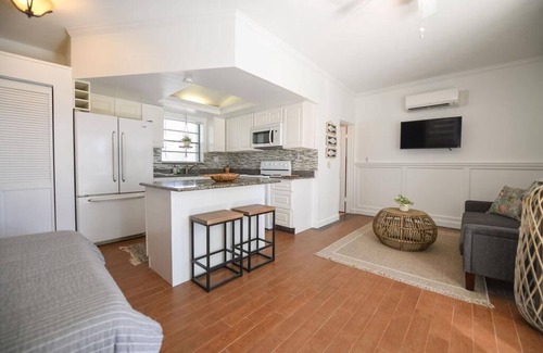 Venetian Shores House | Pet Friendly 2 Bedroom in Venetian Shores Sleeps 10