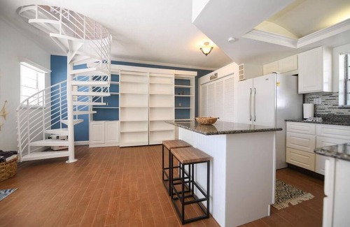 Venetian Shores House | Pet Friendly 2 Bedroom in Venetian Shores Sleeps 10
