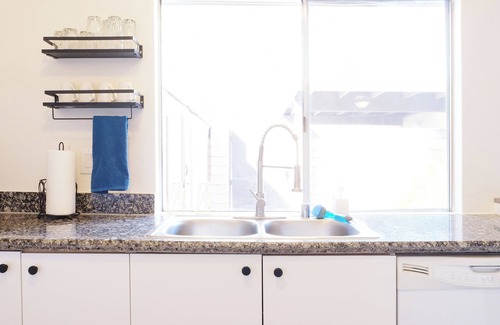 Spring Valley House | Pet Friendly 2-bedroom townhome in Las Vegas 3 miles from Strip