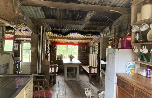 Longhope Cabin | Pet Friendly - 2 Guests - Original Roadsmans Wagon