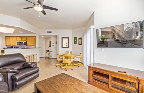 Kaufman And Broad At The Vineyards Condo | Pet Friendly! 2 KING Beds, Heated Community Pool! 3 miles from Cardinal Stadium!