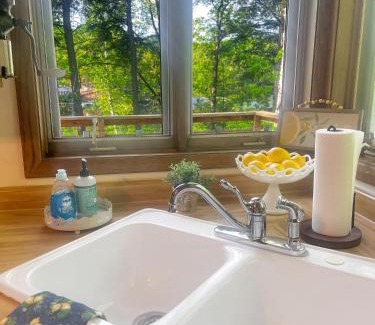 Gleason House | Pet Friendly, 2br Lakeside Relax On Long Lake