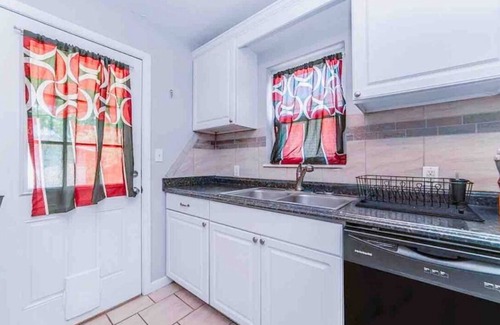 Central Oklahoma City House | Pet friendly 3 bedroom house in central Okc