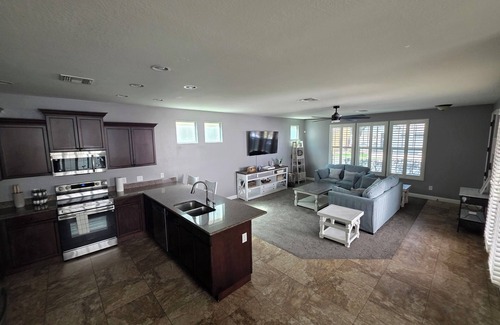 Gilbert House | Pet-Friendly 3 bed Home w/Pool Access, Game Room & Garage – Walk to Dining!