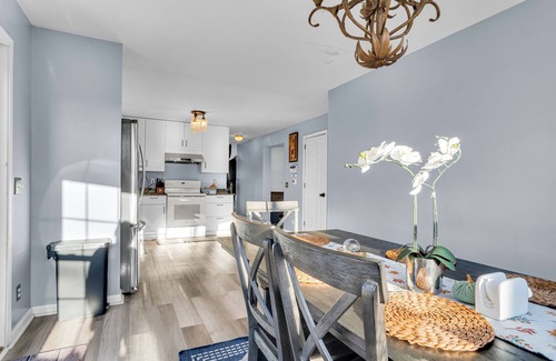 Grantville House | Pet Friendly 3-bedroom farmhouse in Grantville- 8 Mi from Hershey Park with pool
