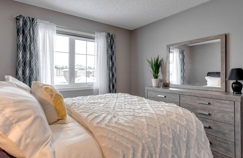 St. Albert House | Pet Friendly 3 Bedroom Home