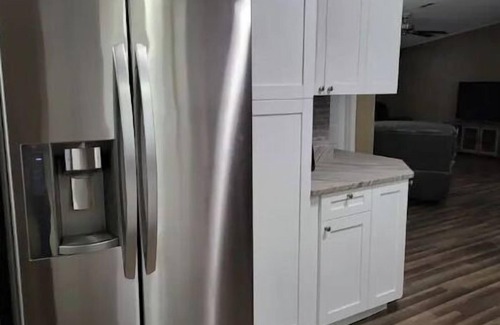 Lakeland House | Pet Friendly 3 bedroom home with all new amenities