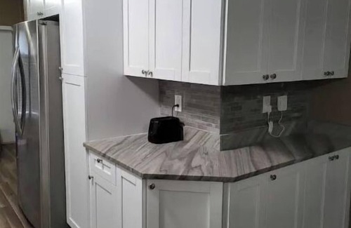 Lakeland House | Pet Friendly 3 bedroom home with all new amenities