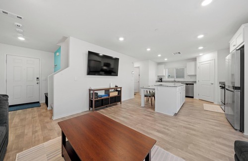 Winchester House | Pet Friendly 3 br/2.5 bath, Single Family Home with Private Yard, Community Park