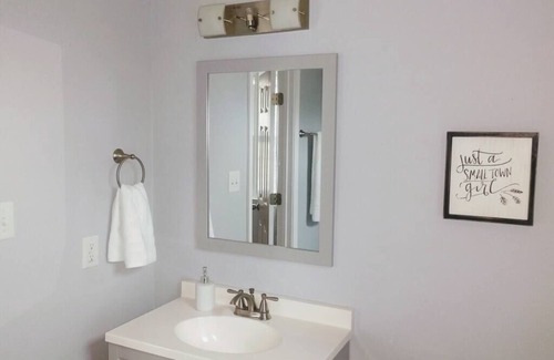 Jacksonville House | Pet Friendly 3 BR Home Near Bases / Robins Nest