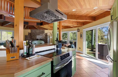 Cazadero House | Pet Friendly! 3BR Forest Escape w Patio & Hot Tub