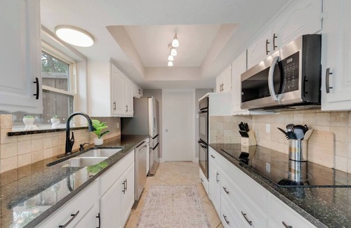 Northeast Carrollton House | Pet-Friendly 4+ Bedroom Home – Ideal for Stays!