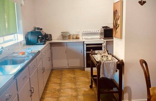 Penola House | Pet friendly 4 bedroom property in the heart of Penola.