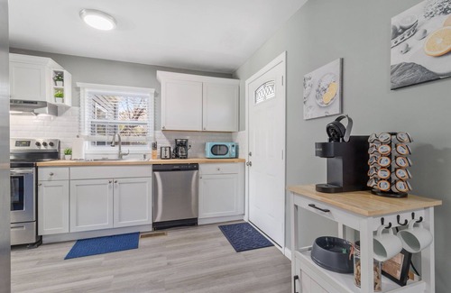 Lupton City House | Pet Friendly/4 BR/2 Game Rooms w/Pool Table & Xbox, 10 Min to Downtown, Sleeps 8