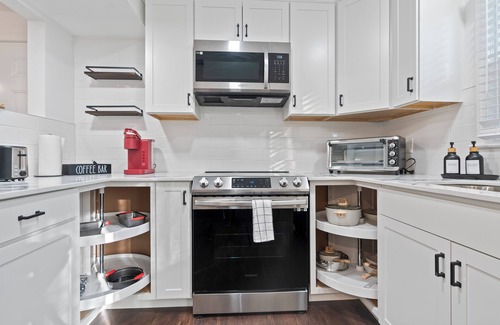 Smyrna House | Pet Friendly 4BR ,Family Home,Deck,Fenced Yard, Game Lounge, near Truist Ctr