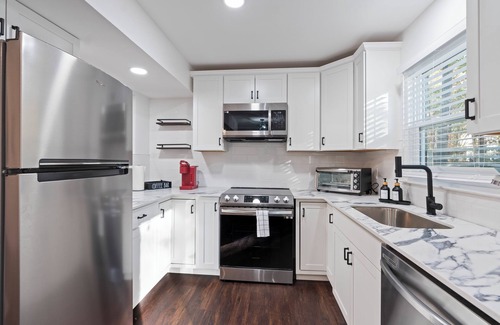 Smyrna House | Pet Friendly 4BR ,Family Home,Deck,Fenced Yard, Game Lounge, near Truist Ctr