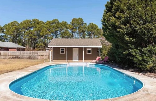 Navarre House | Pet Friendly 4BR home with Pool!