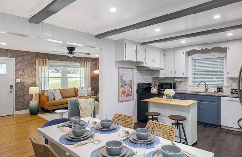 Starmount House | Pet-friendly 5BR w/yard, fire pit & games