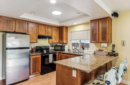 Union City House | Pet Friendly, 5m to Niles District, Pool Table