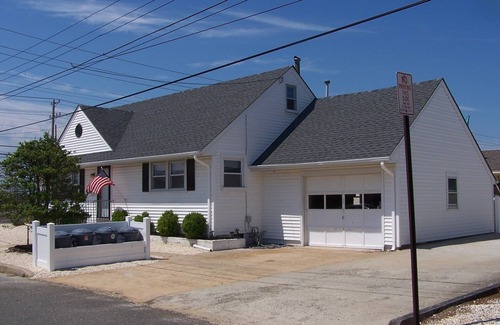 North Beach Haven House | Pet Friendly, 6 houses to the beach, 38 Five stars, Blast WiFi