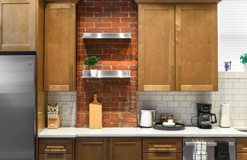 Point Breeze North House | Pet Friendly+6Br+Free Parking+5 Min From Bakery Sq