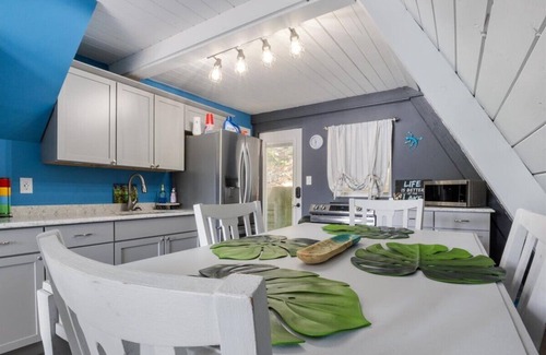 Rocky Mount House | Pet Friendly A Frame w/Private Dock, Kayak & Great Lake Views
