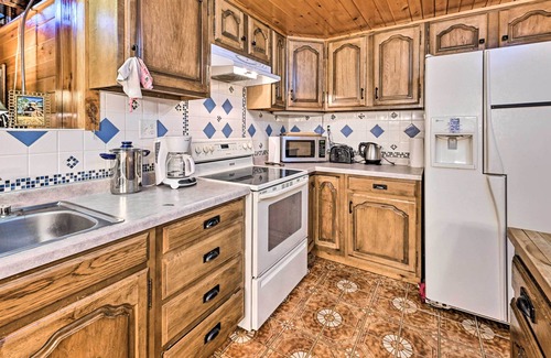Amherst House | Pet-Friendly Amherst Earth Home Near Downtown