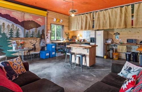 Missoula Cabin | Pet-friendly and Cozy "The Shed" with Garden Views + Hot Tub near Missoula