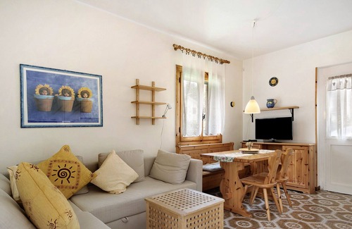 Borzonasca Apartment | Pet-Friendly Apartment with Mountain View, Shared Pool & Wi-Fi
