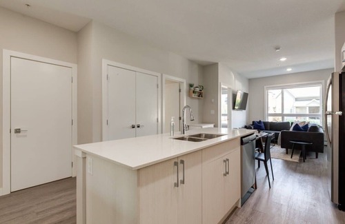 Southwest Calgary Apartment | Pet Friendly Apartment w/Free Underground Parking