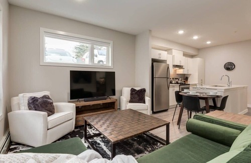 Rosscarrock Apartment | Pet Friendly Apartment w/Free Underground Parking