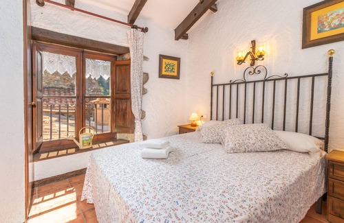Rupit I Pruit Apartment | Pet-Friendly Apartment 'Can Lo 3' with Mountain View & Wi-Fi