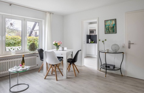 Ebringen Apartment | Pet-Friendly Apartment Holly with Wi-Fi & Terrace