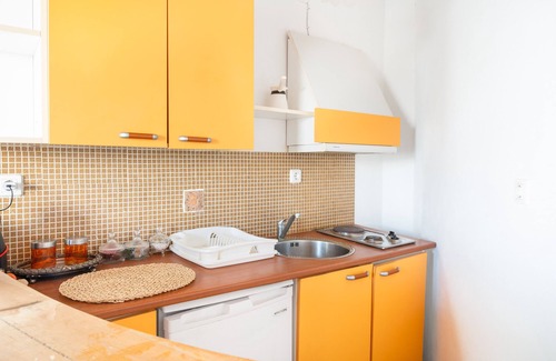 Sikinos Apartment | Pet-Friendly Apartment 'Milos' with Sea View Wi-Fi