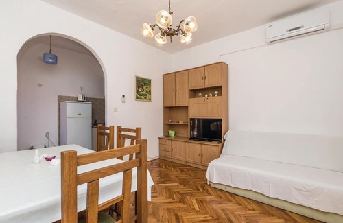 Dinjiska Apartment | Pet friendly apartment in Dinjiska